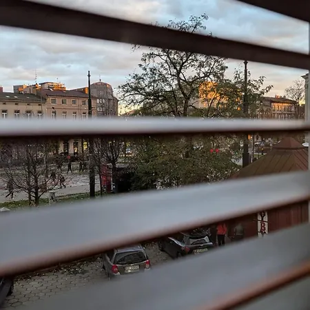 Krakowapart Dietla 公寓 *